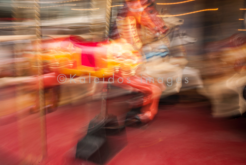 Blur;Carousel;Games;Horses;Kaleidos;Kaleidos images;Leisures;Merry-go-round;Movement;Paris;Tarek Charara